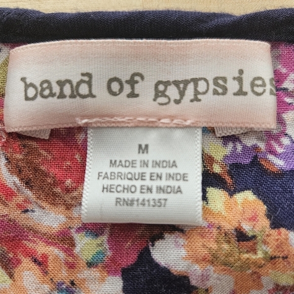 Band of Gypsies Navy Floral Romper Size Medium - Picture 9 of 10